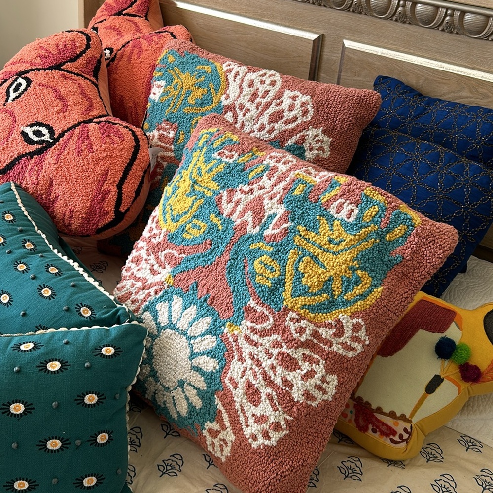 India world traveler collection pillow